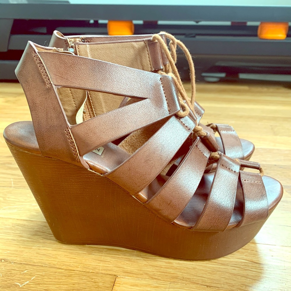 Steve Madden brown wedge size 7